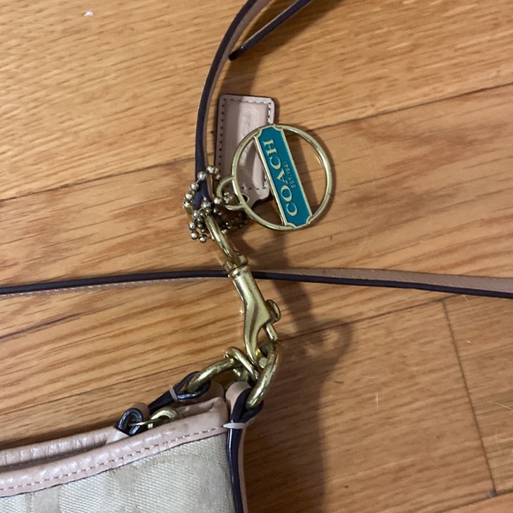 COACH shoulder bag and coordinating wallet - Picture 3 of 9